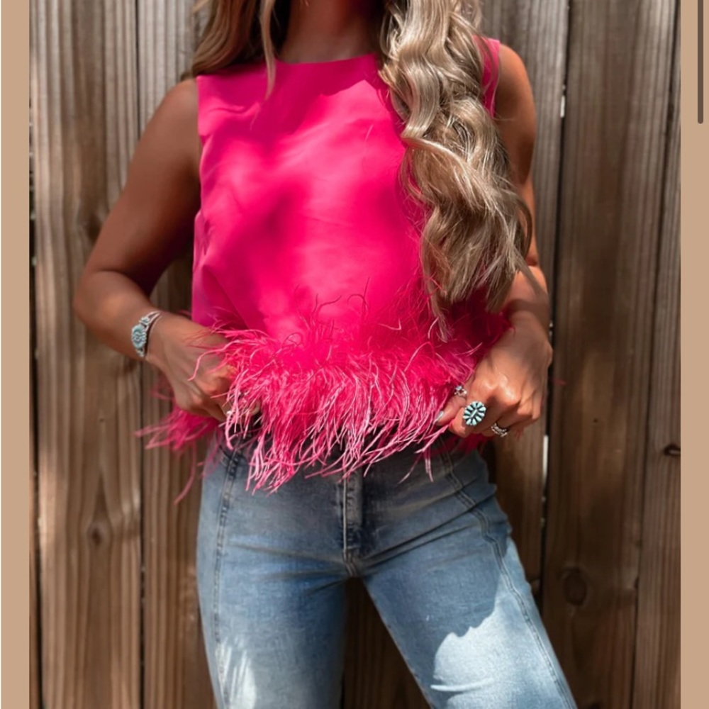 Feather hem tank in hot pink size M